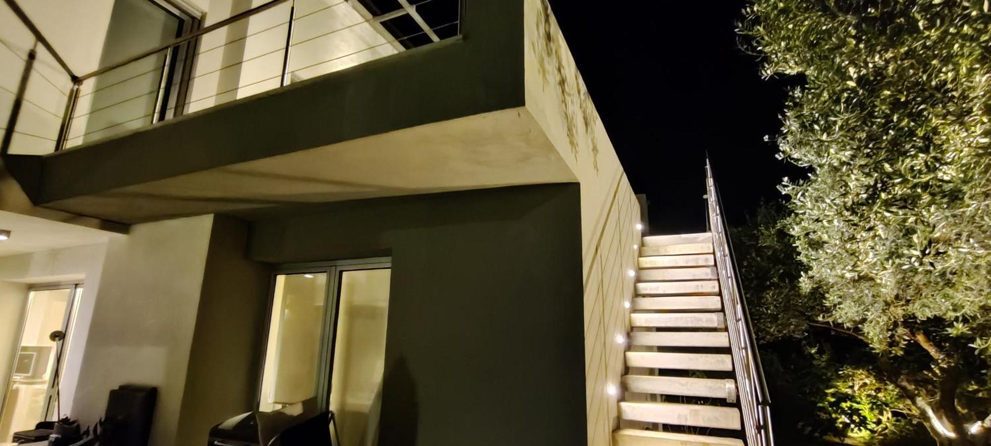 Art House Quartu - Margine Rosso Bed & Breakfast Quartu Sant'Elena Ngoại thất bức ảnh