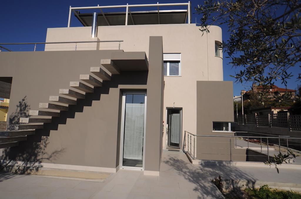 Art House Quartu - Margine Rosso Bed & Breakfast Quartu Sant'Elena Ngoại thất bức ảnh