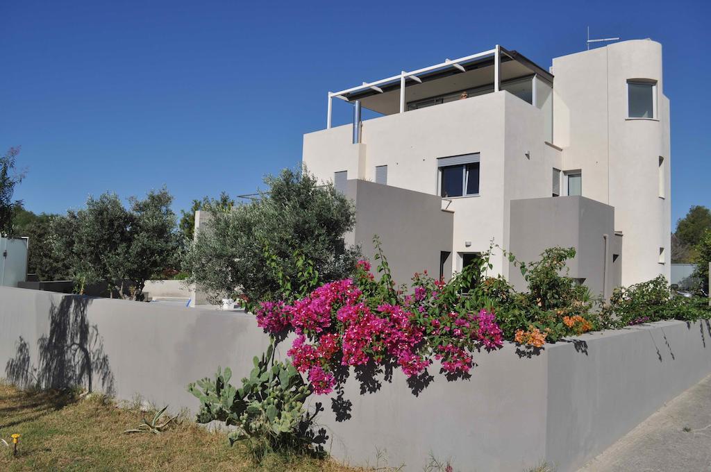 Art House Quartu - Margine Rosso Bed & Breakfast Quartu Sant'Elena Ngoại thất bức ảnh