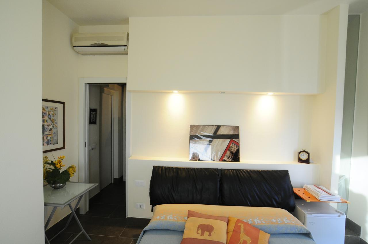Art House Quartu - Margine Rosso Bed & Breakfast Quartu Sant'Elena Ngoại thất bức ảnh